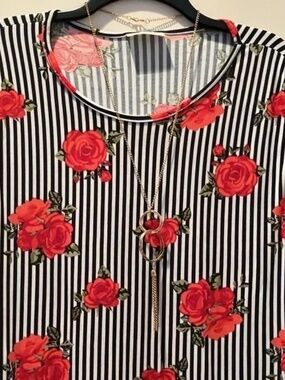 Bobbie Brooks Maxi Dress with Necklace Size Large NEW NWT